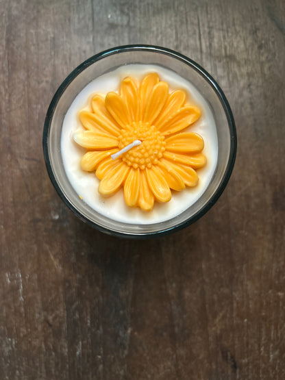 Daisy candle
